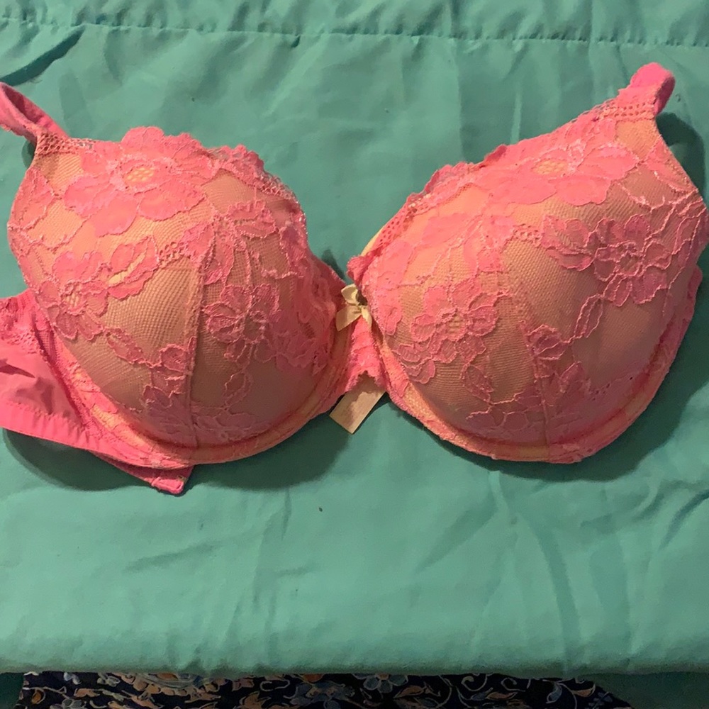 Victoria secret bra. Floral lace, with a cute bow.